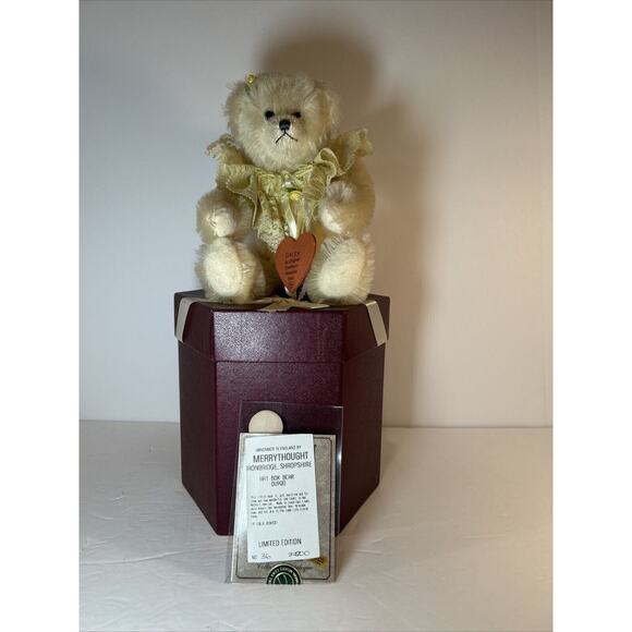 Merrythought Daisy Cranberry Hat Box Bear Mohair Ltd Ed 36/1000 UK 1994 w/ Tags - Picture 1 of 15